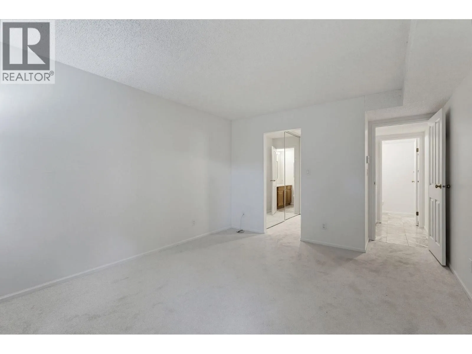 106 333 WETHERSFIELD DRIVE