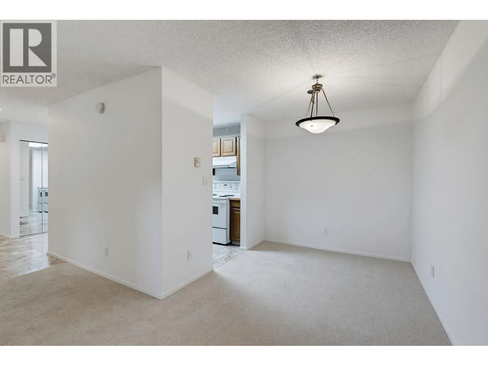 106 333 WETHERSFIELD DRIVE