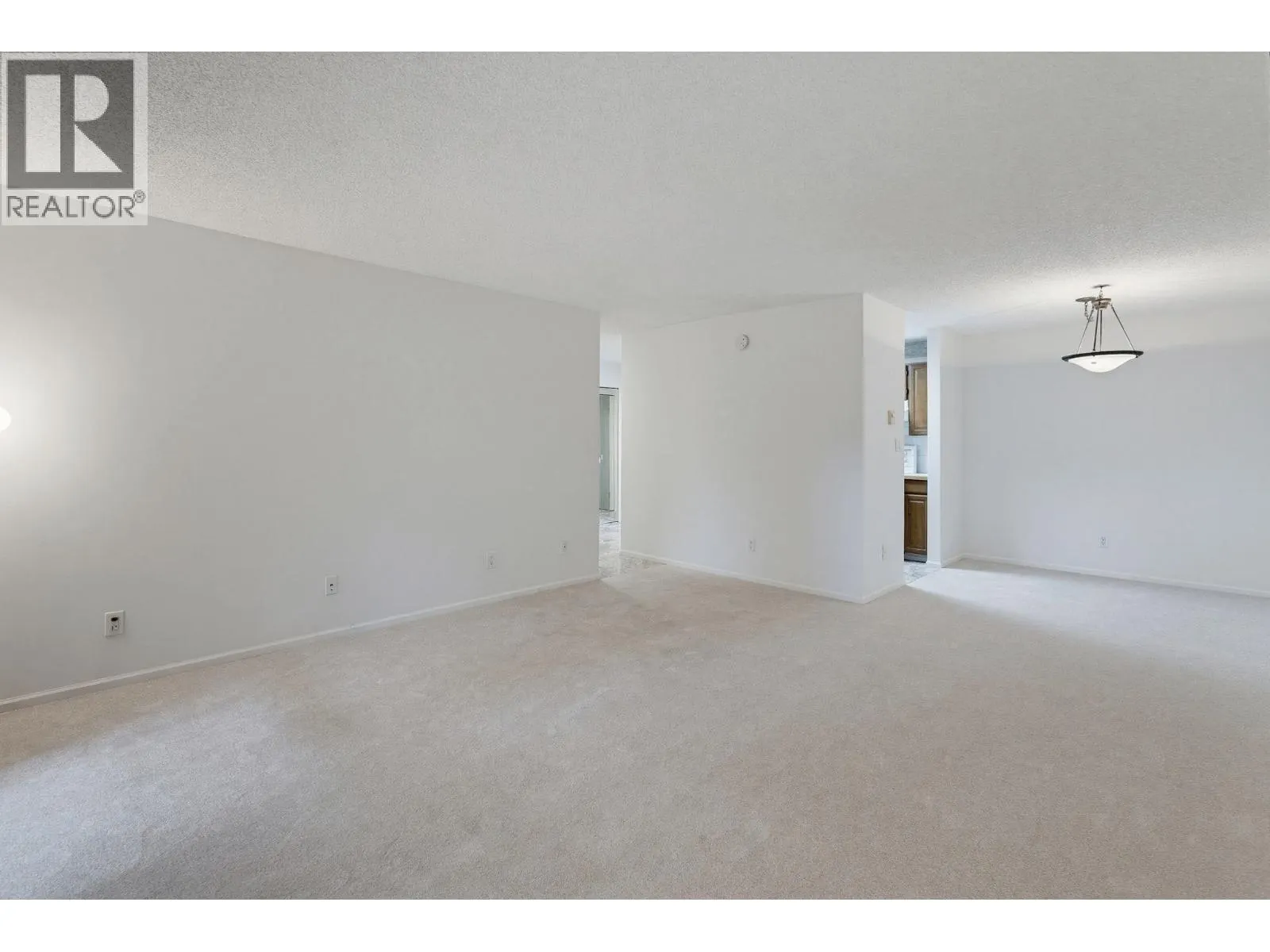 106 333 WETHERSFIELD DRIVE