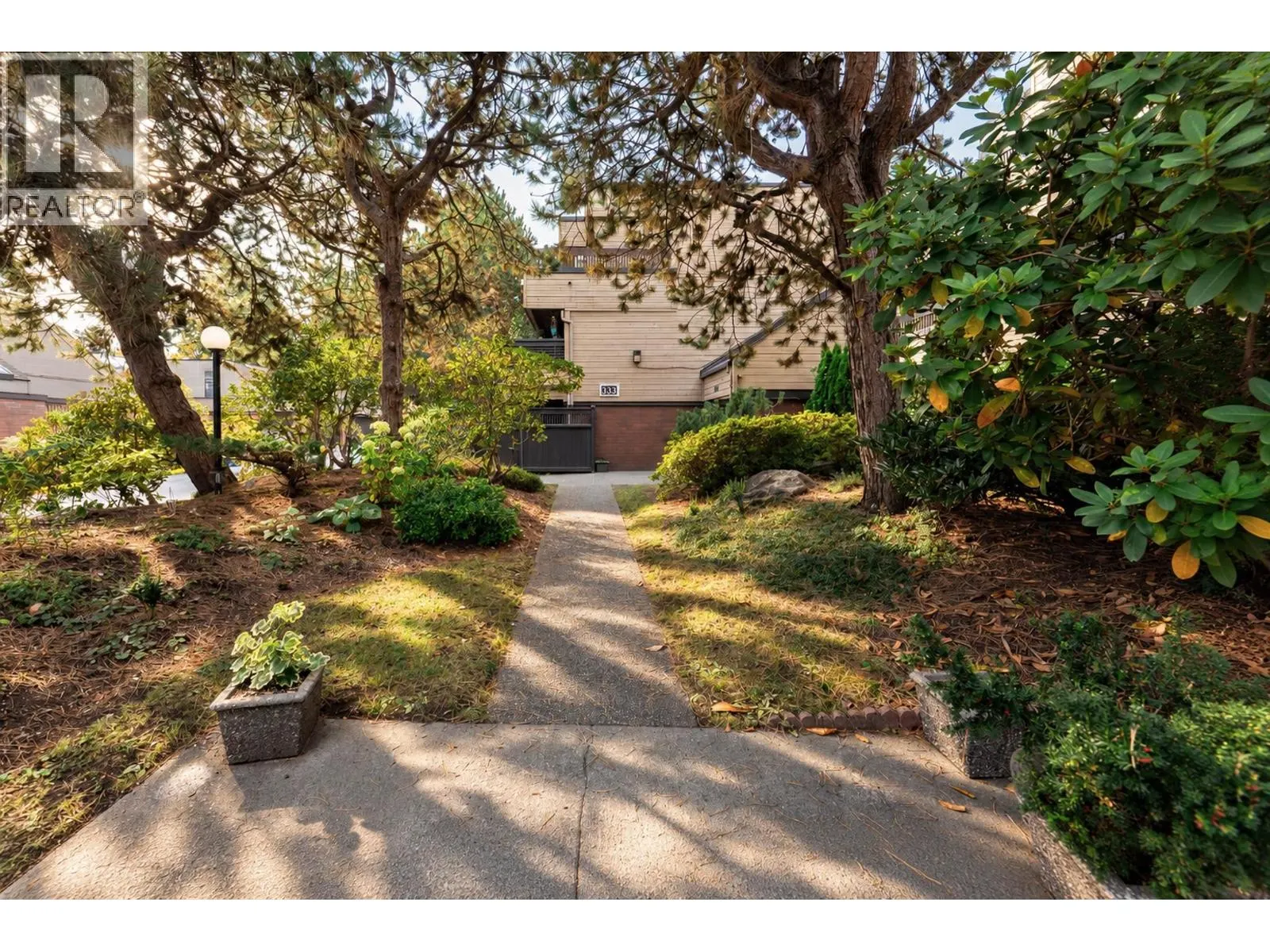 106 333 WETHERSFIELD DRIVE