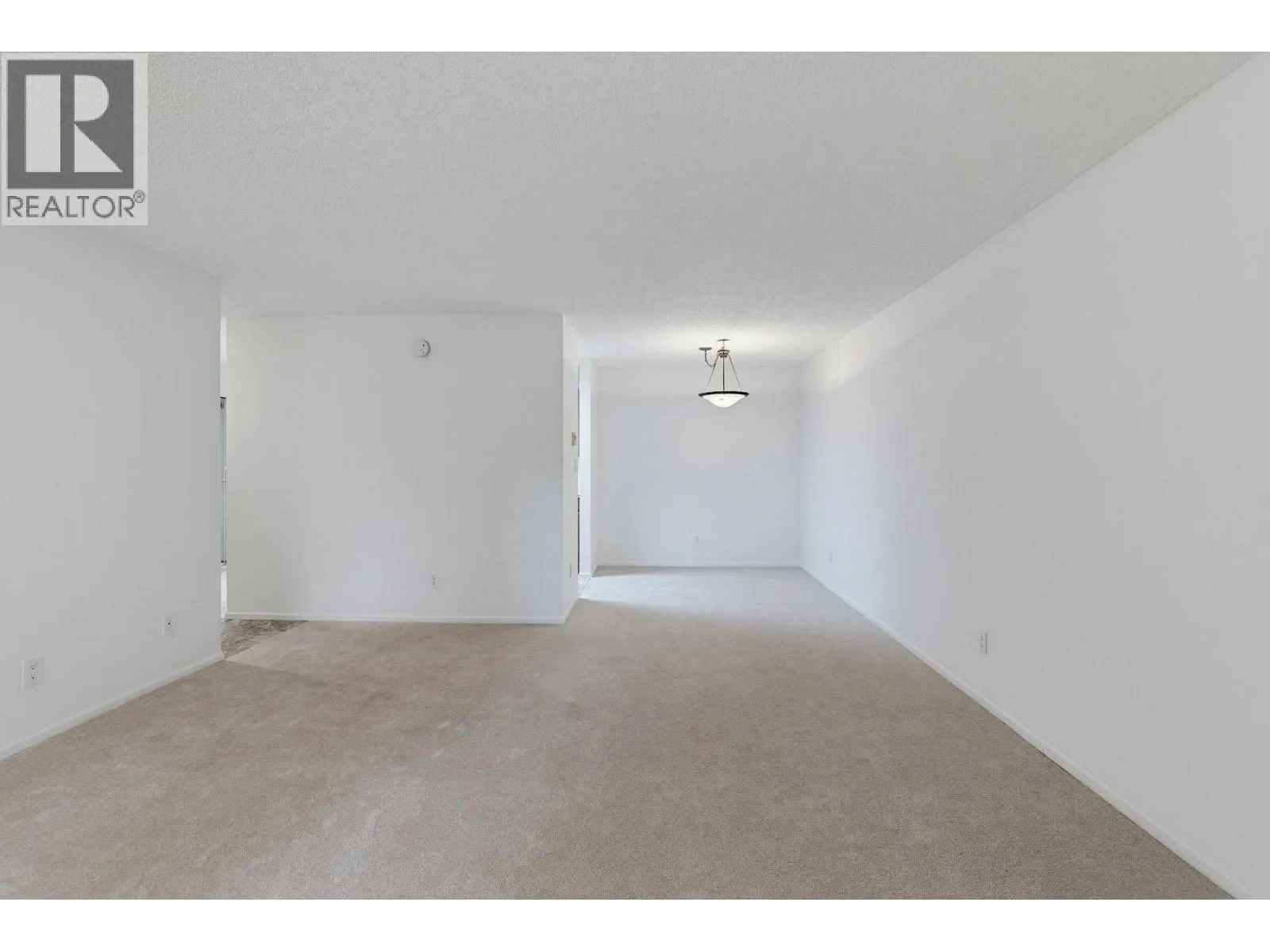 106 333 WETHERSFIELD DRIVE
