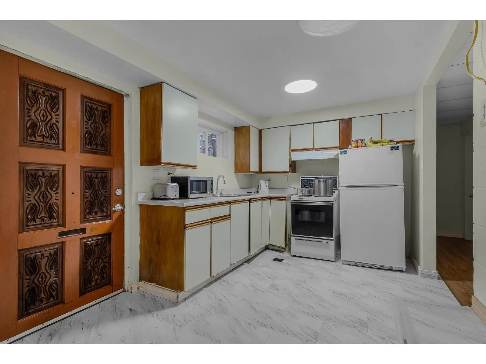 9387 140 STREET