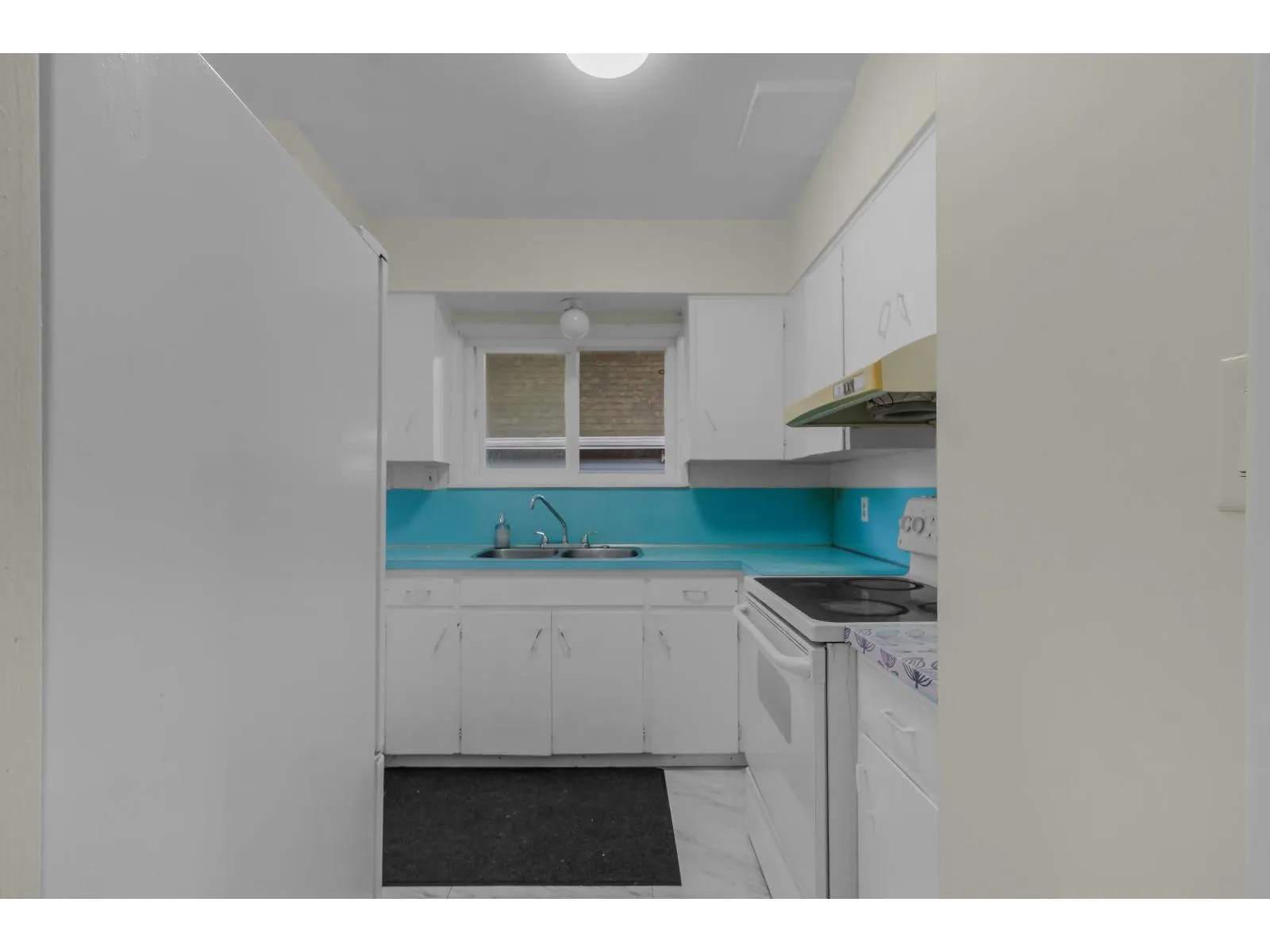 9387 140 STREET