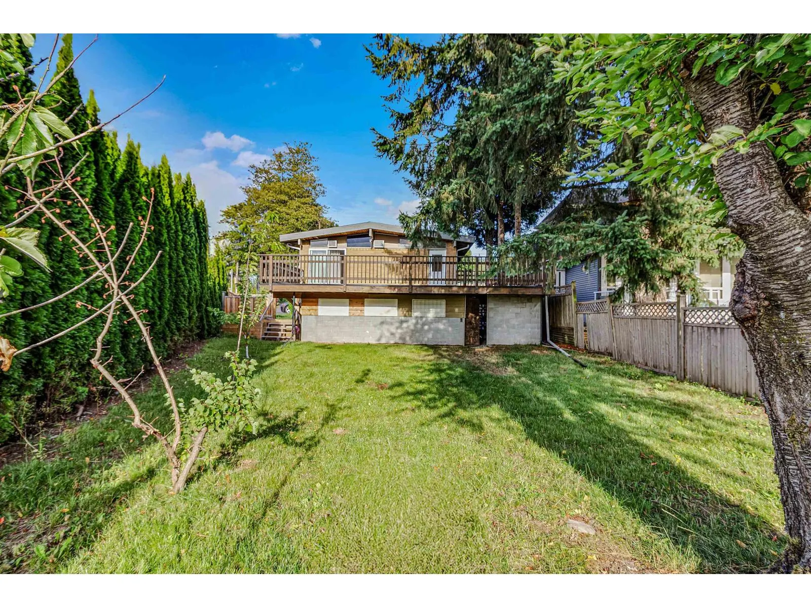 9387 140 STREET