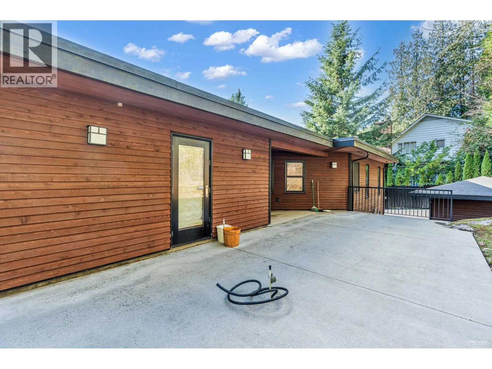 4742 CAULFEILD DRIVE