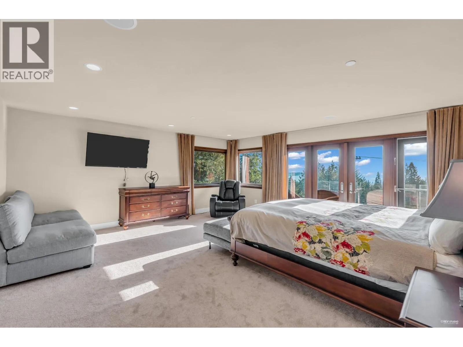 4742 CAULFEILD DRIVE