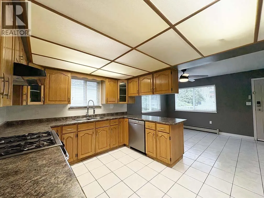 Upper 5225 CANADA WAY