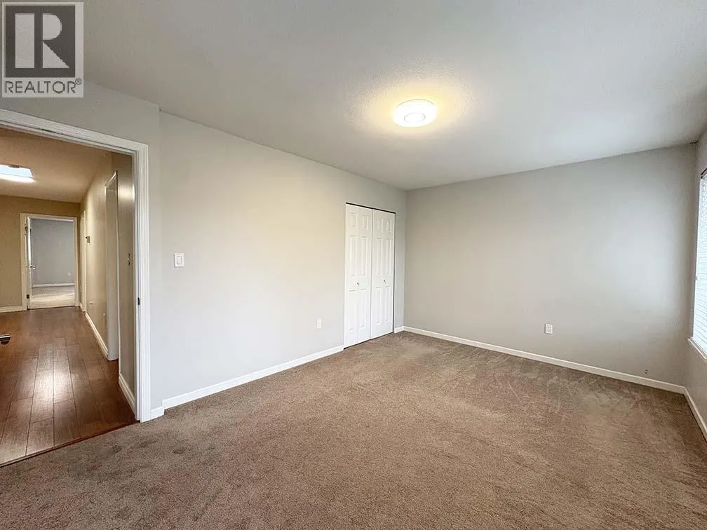 Upper 5225 CANADA WAY
