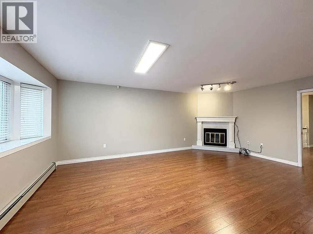 Upper 5225 CANADA WAY
