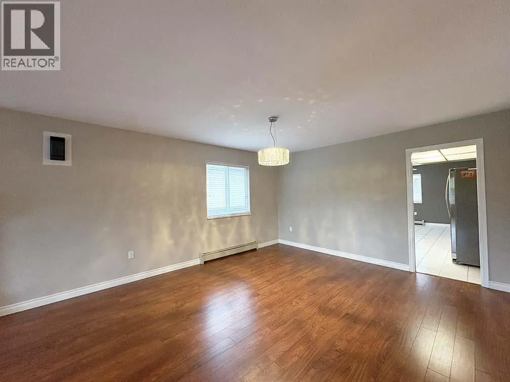 Upper 5225 CANADA WAY