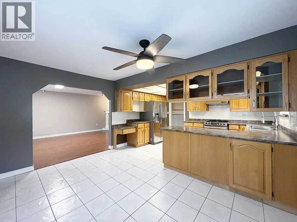 Upper 5225 CANADA WAY