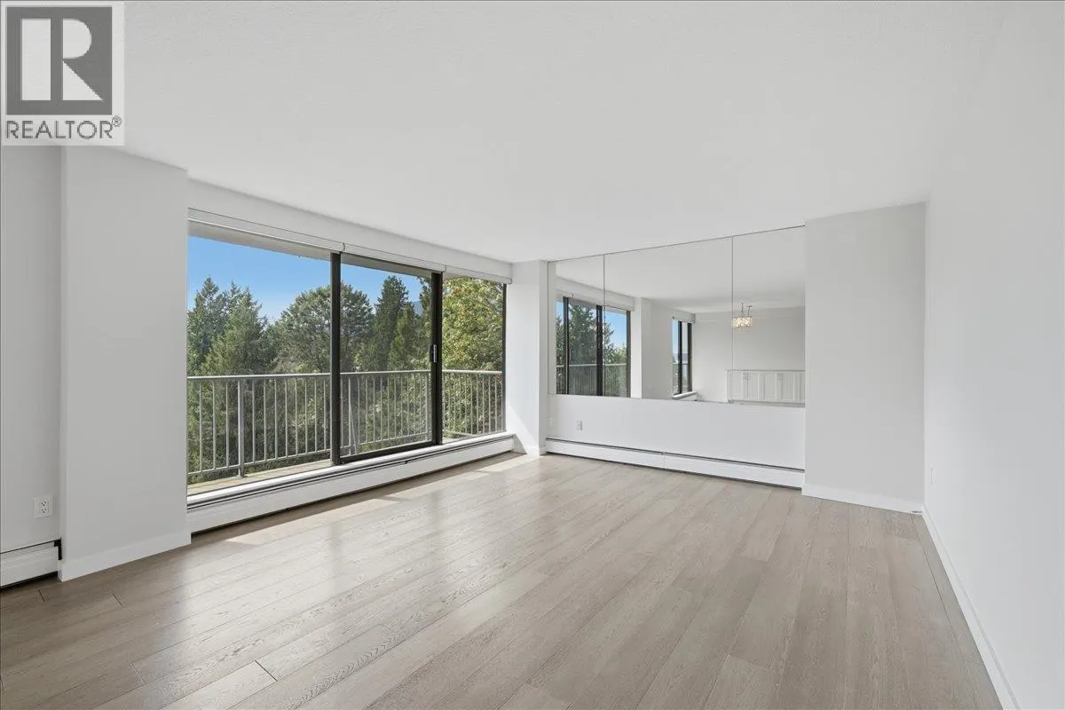 802 1745 ESQUIMALT AVENUE