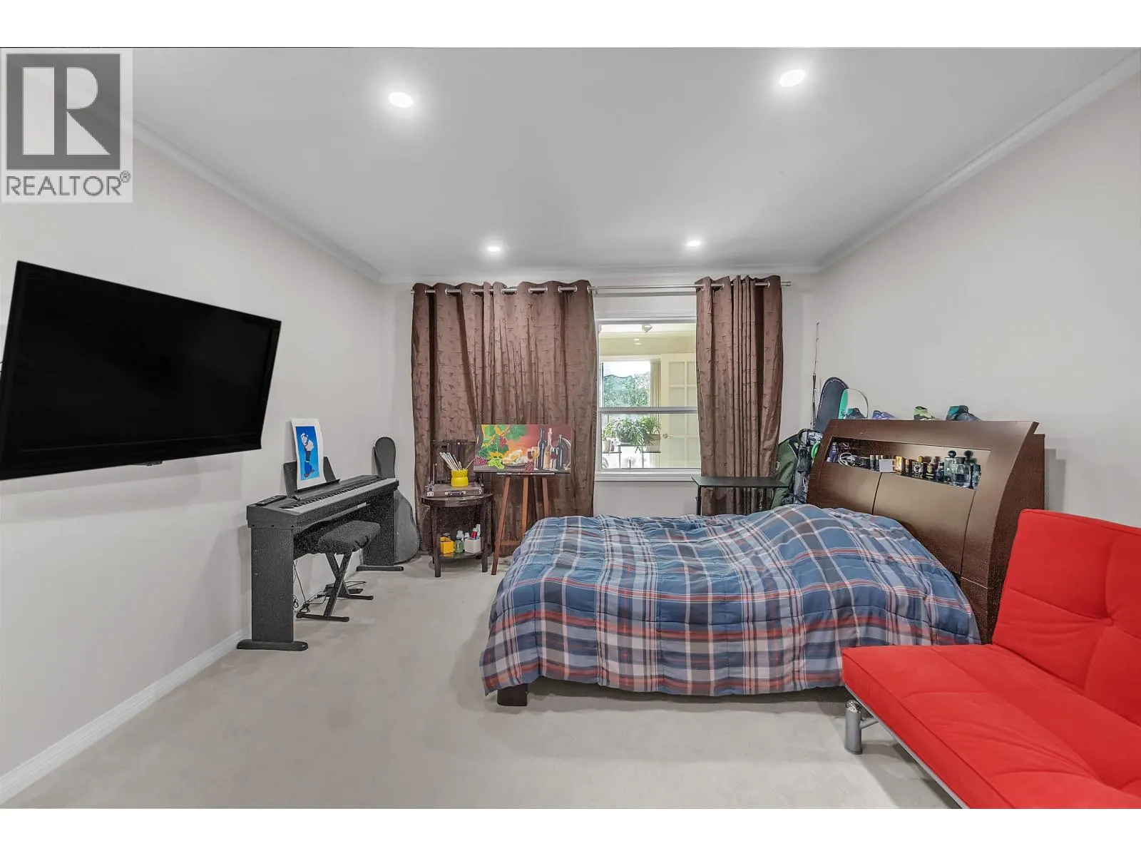 207 1500 OSTLER COURT