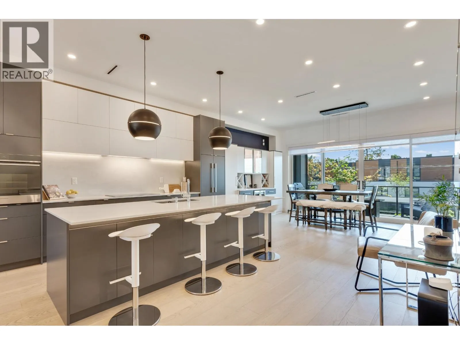 609 E 4TH STREET