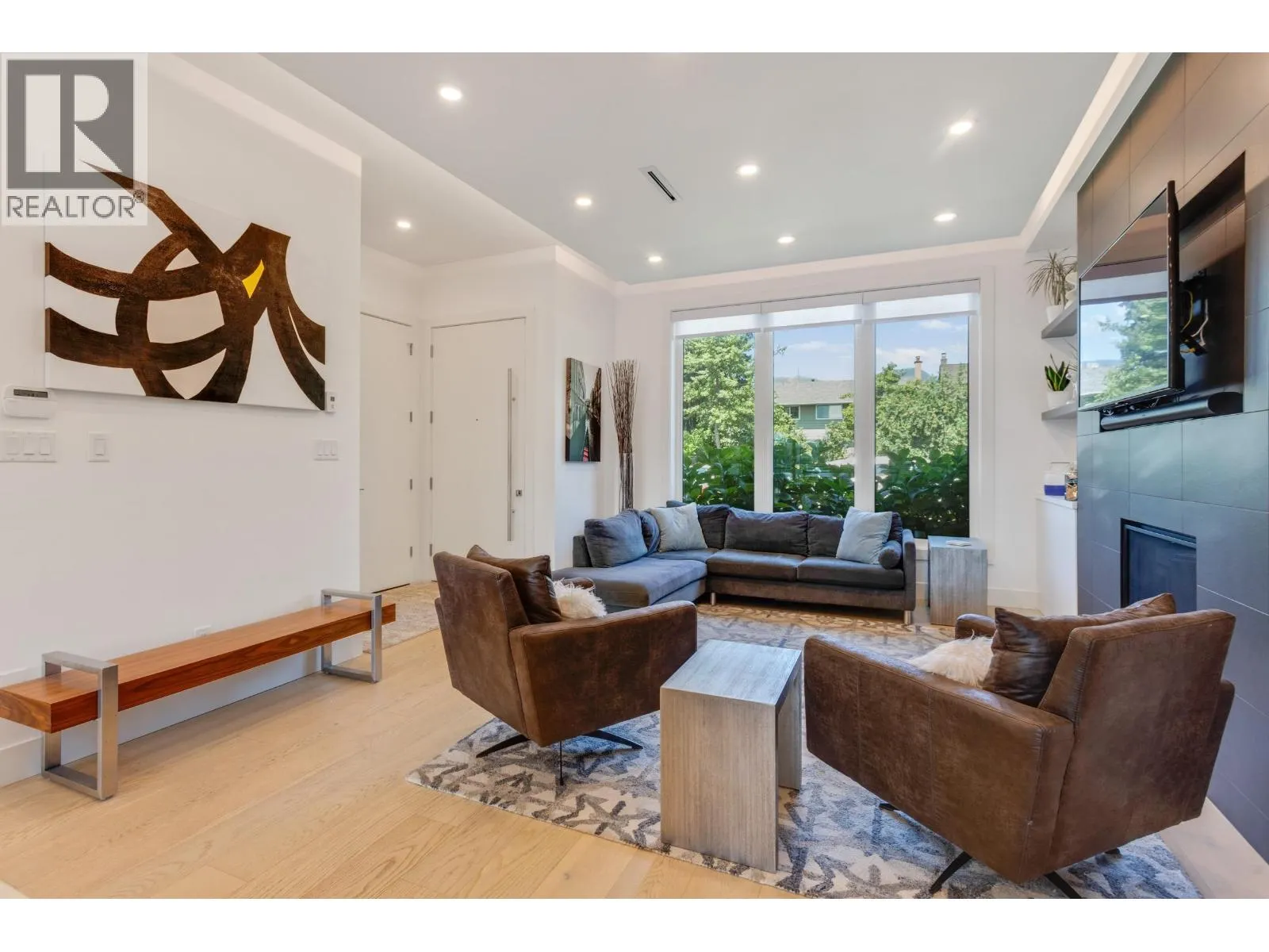 609 E 4TH STREET