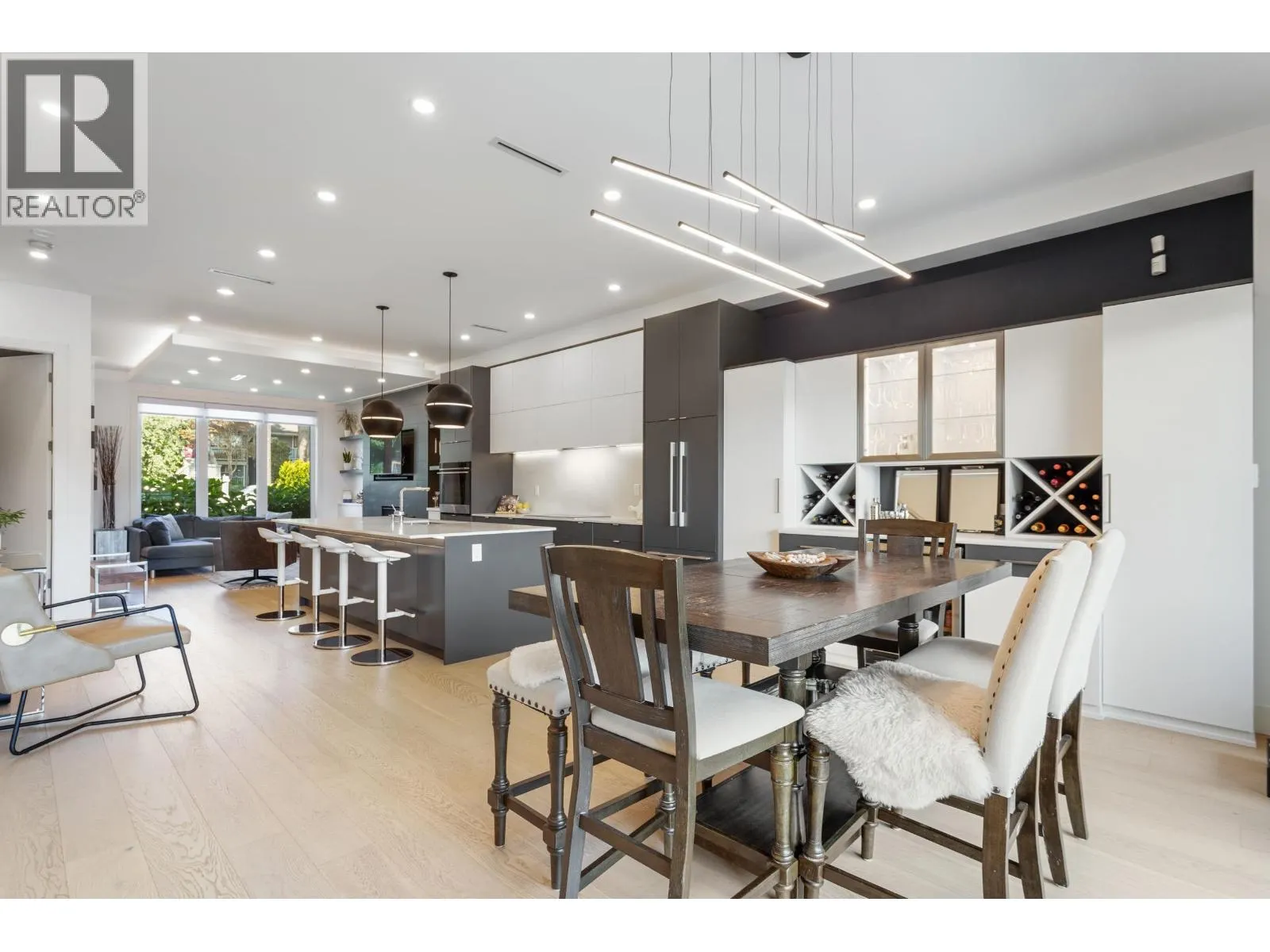609 E 4TH STREET