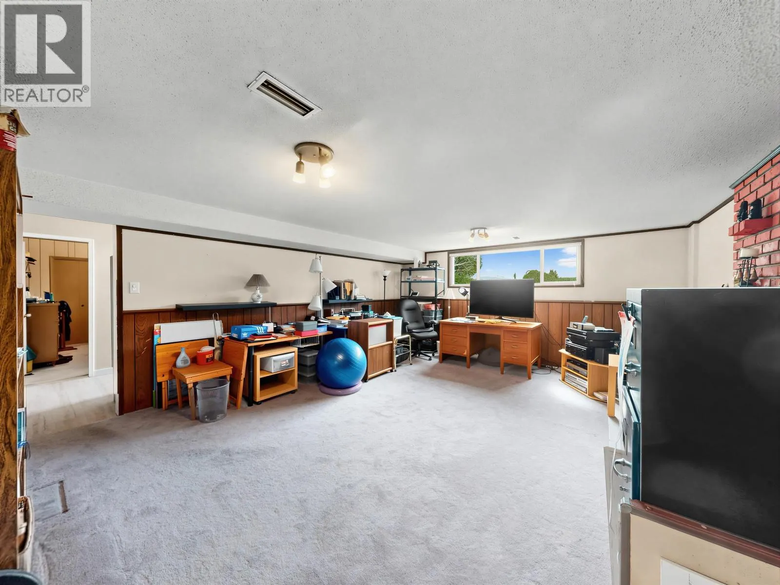 524 LYN COURT