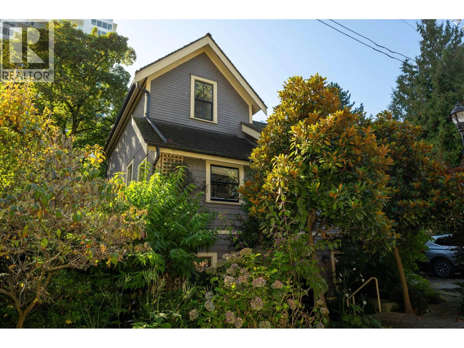1117-1119 PENDRELL STREET