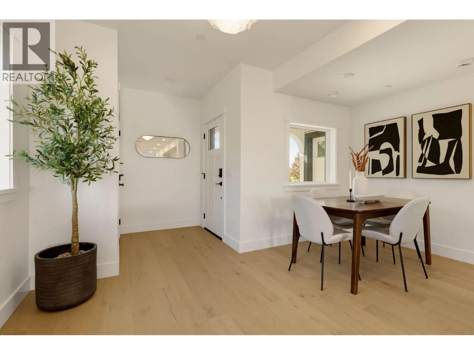 1 326 W 14TH STREET