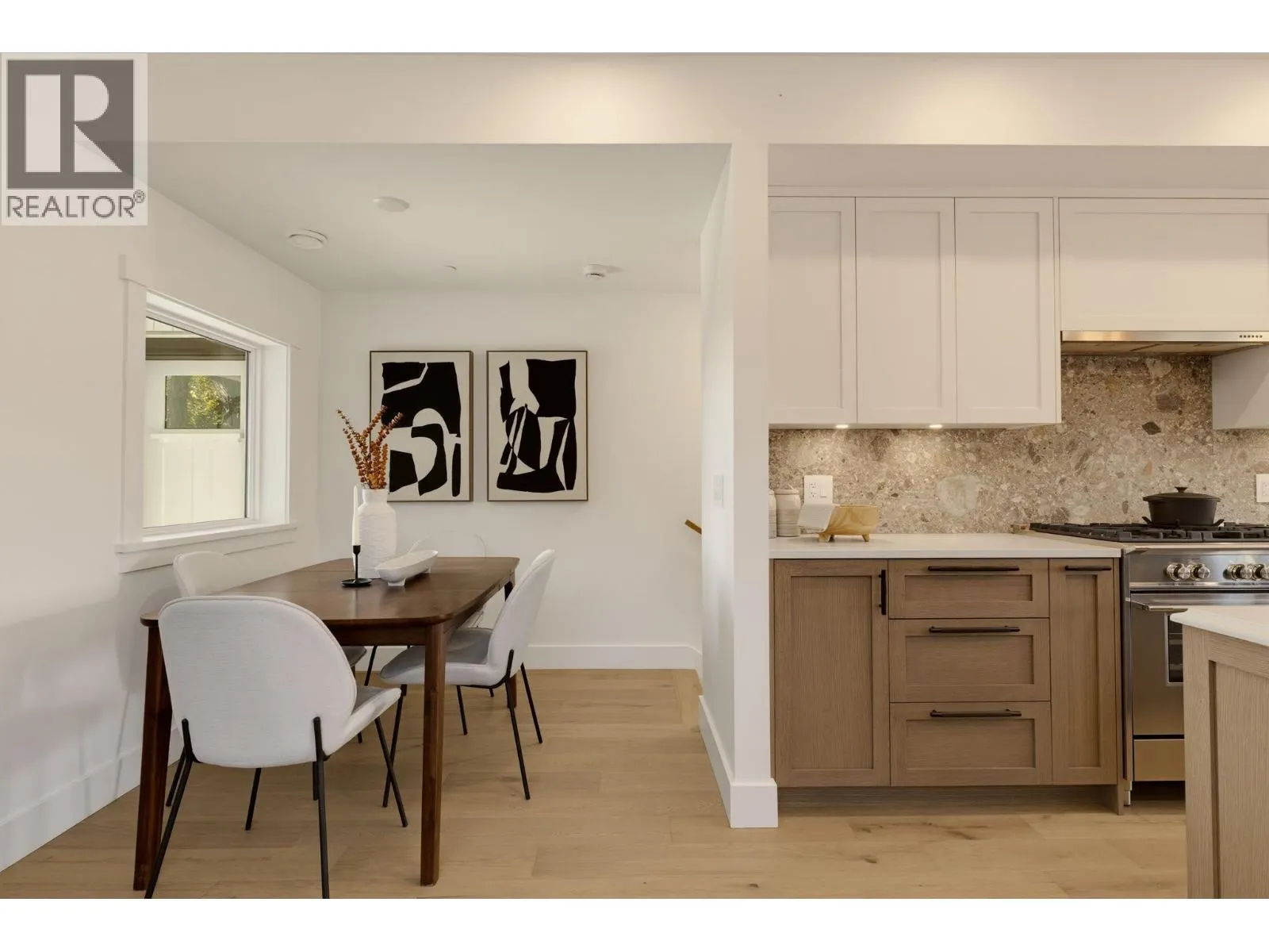 1 326 W 14TH STREET