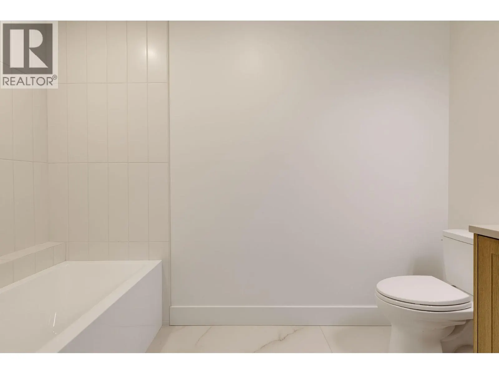 1 326 W 14TH STREET