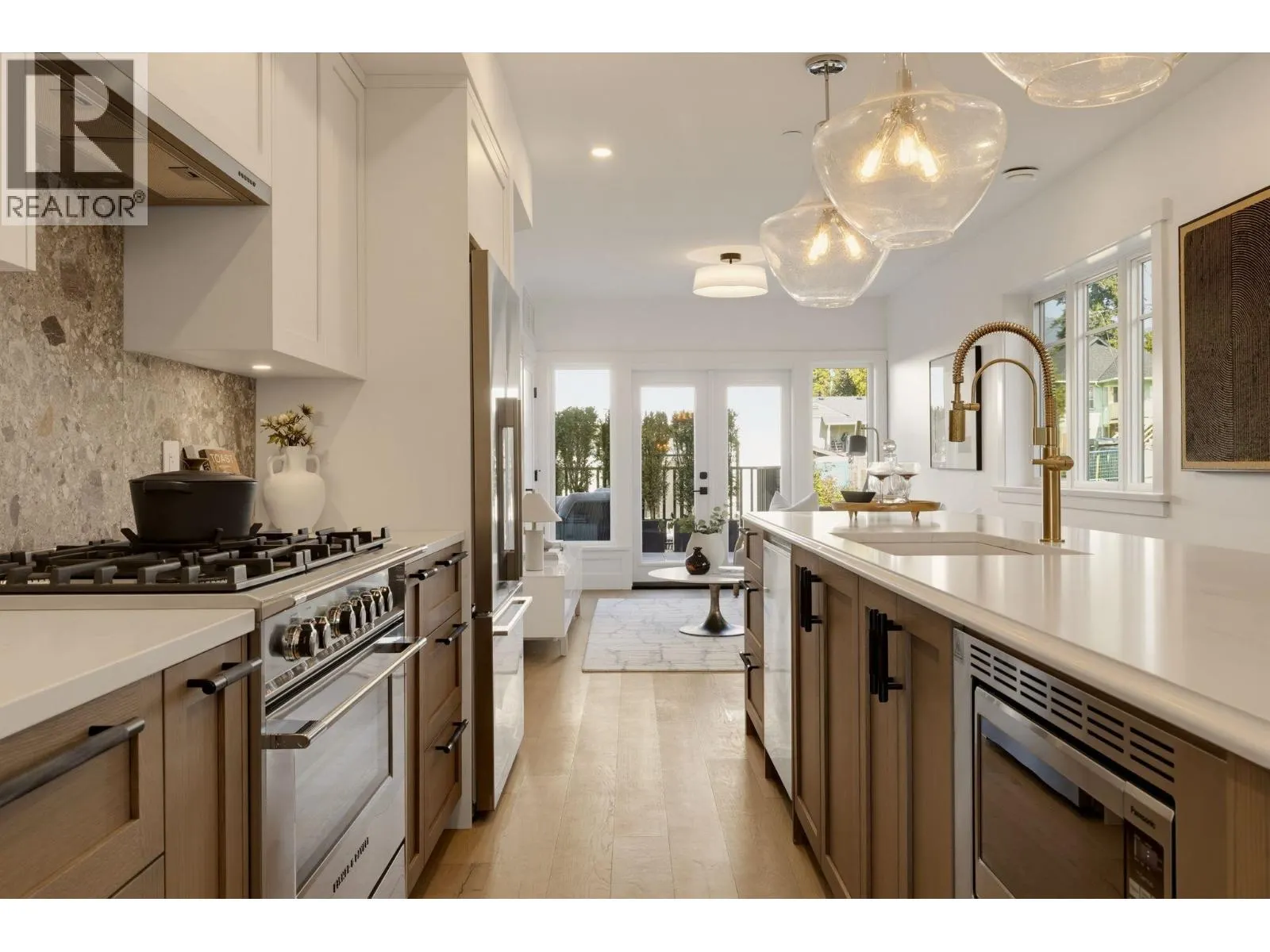 1 326 W 14TH STREET