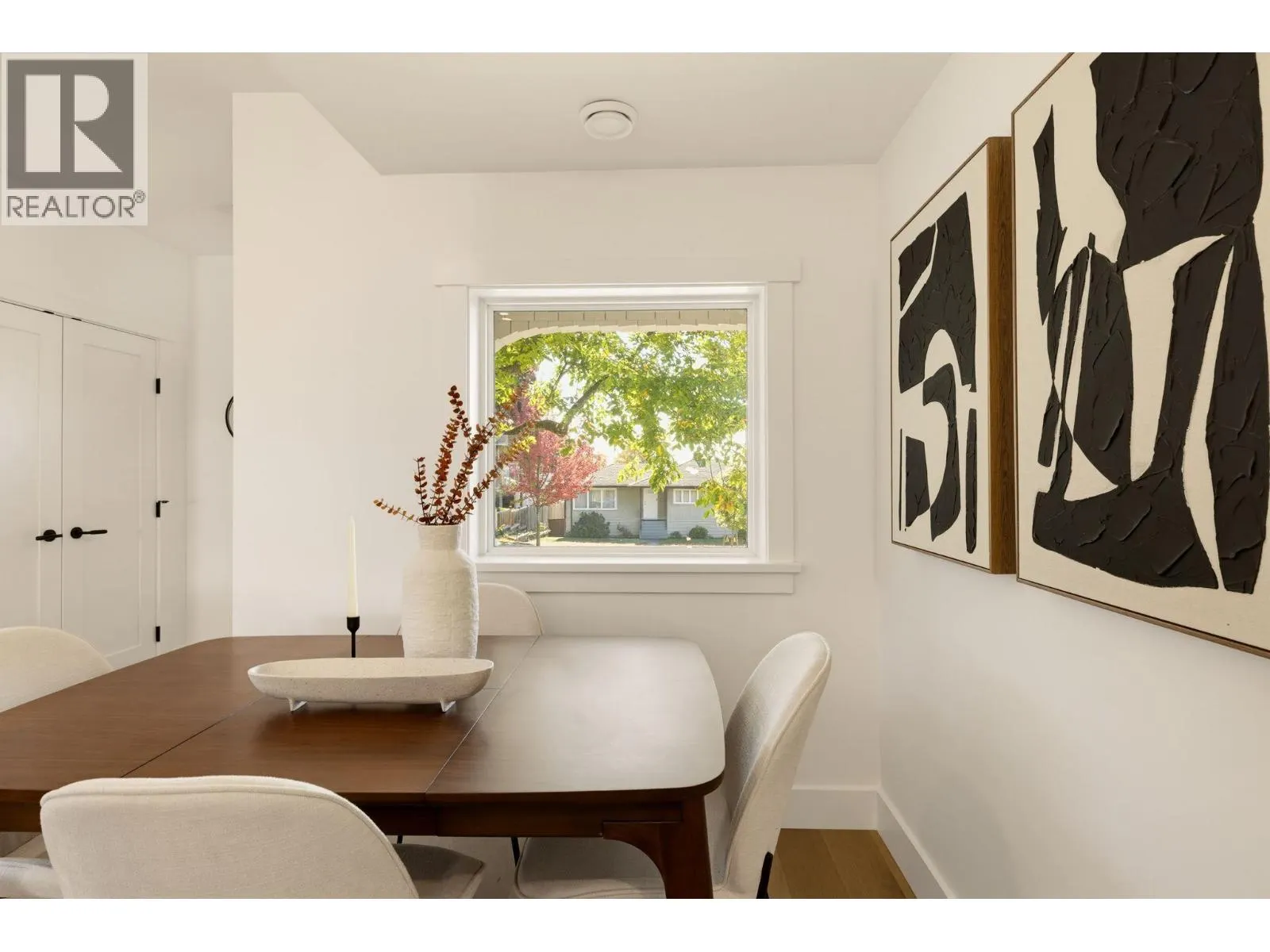 1 326 W 14TH STREET