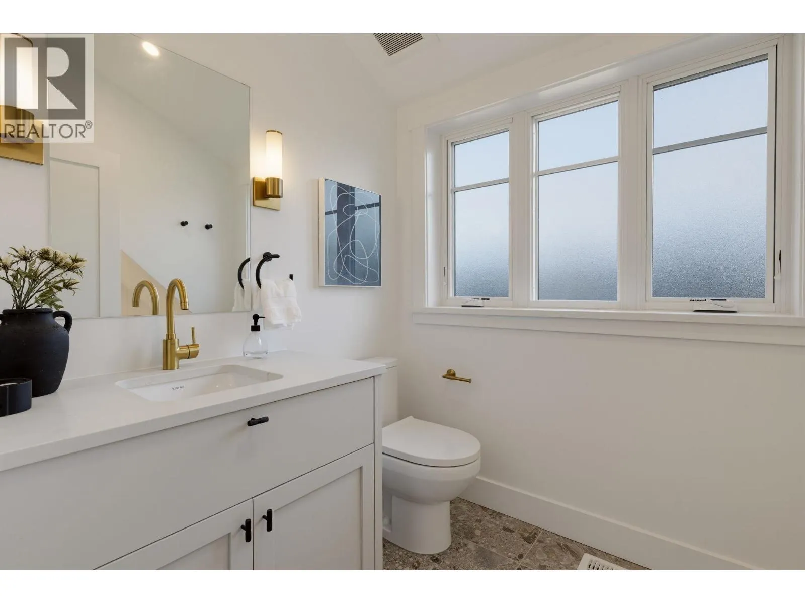 1 326 W 14TH STREET