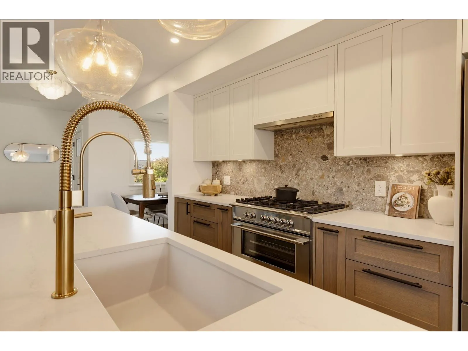 1 326 W 14TH STREET