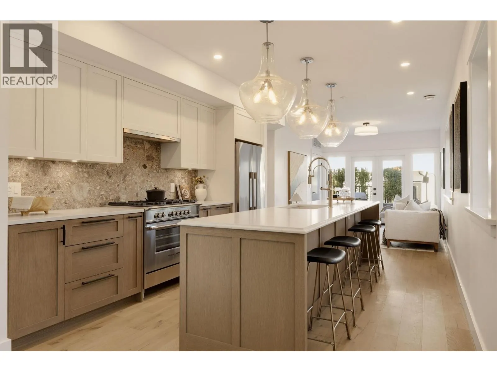 1 326 W 14TH STREET