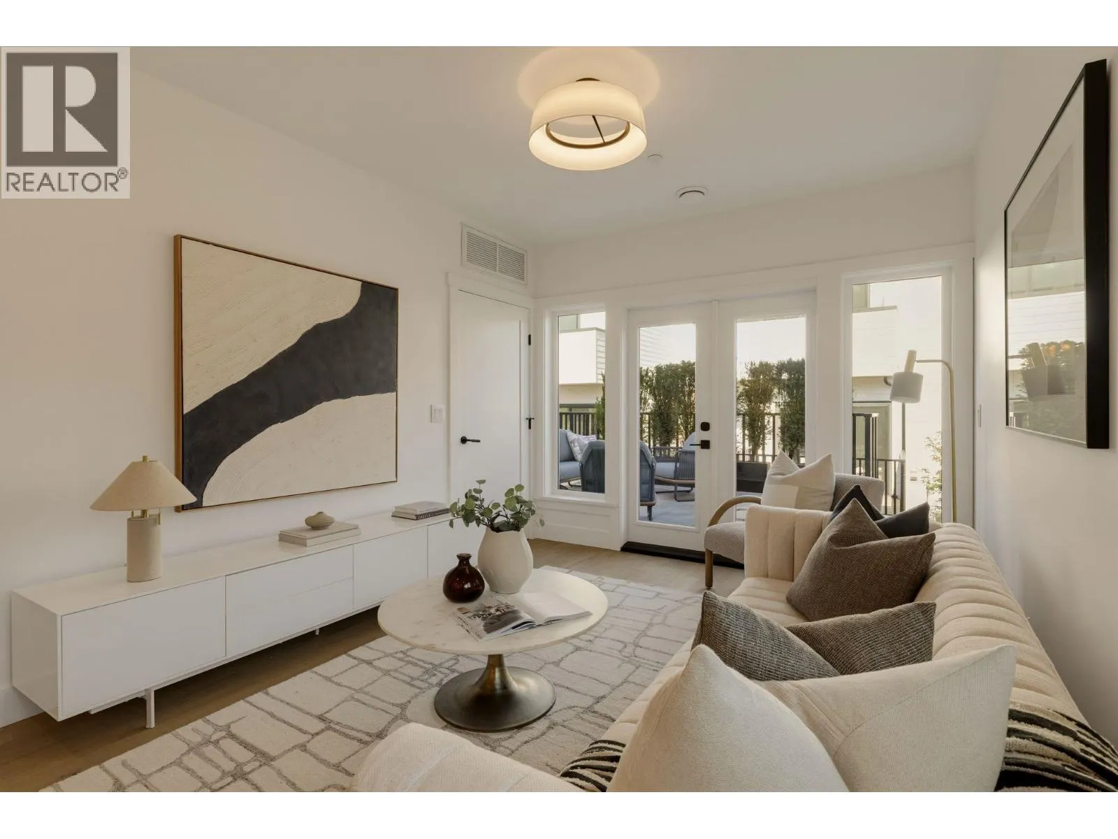 1 326 W 14TH STREET