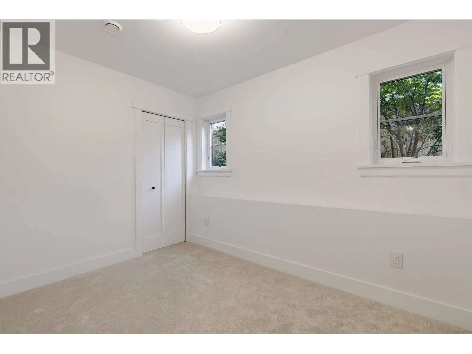 1 326 W 14TH STREET