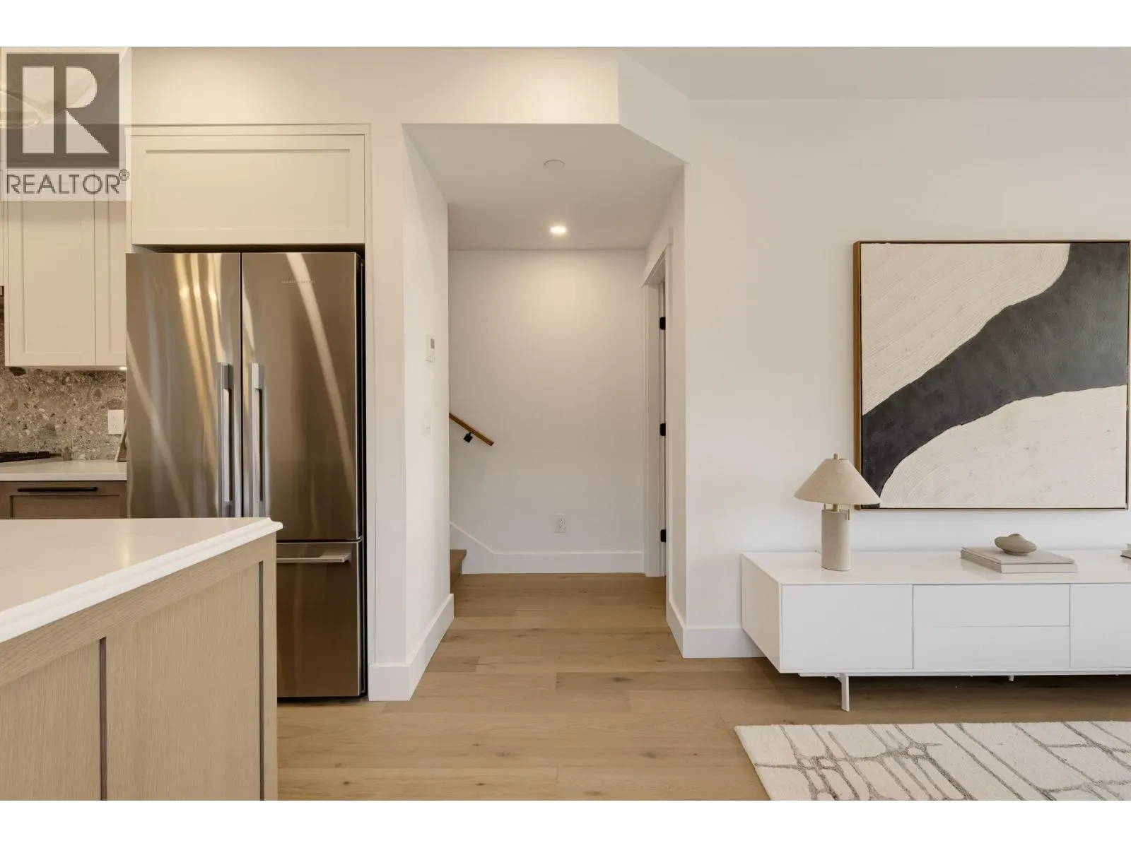 1 326 W 14TH STREET