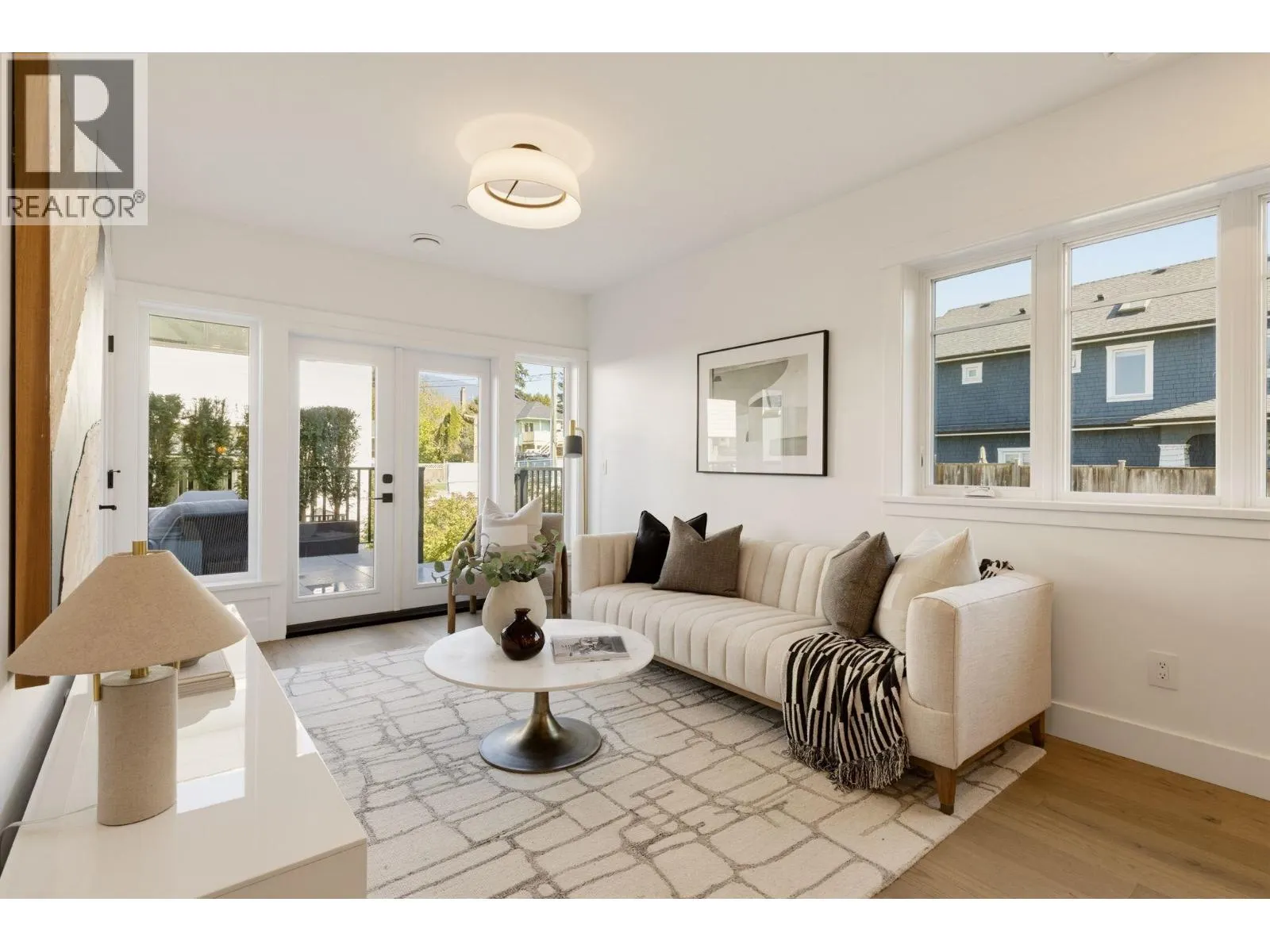 1 326 W 14TH STREET