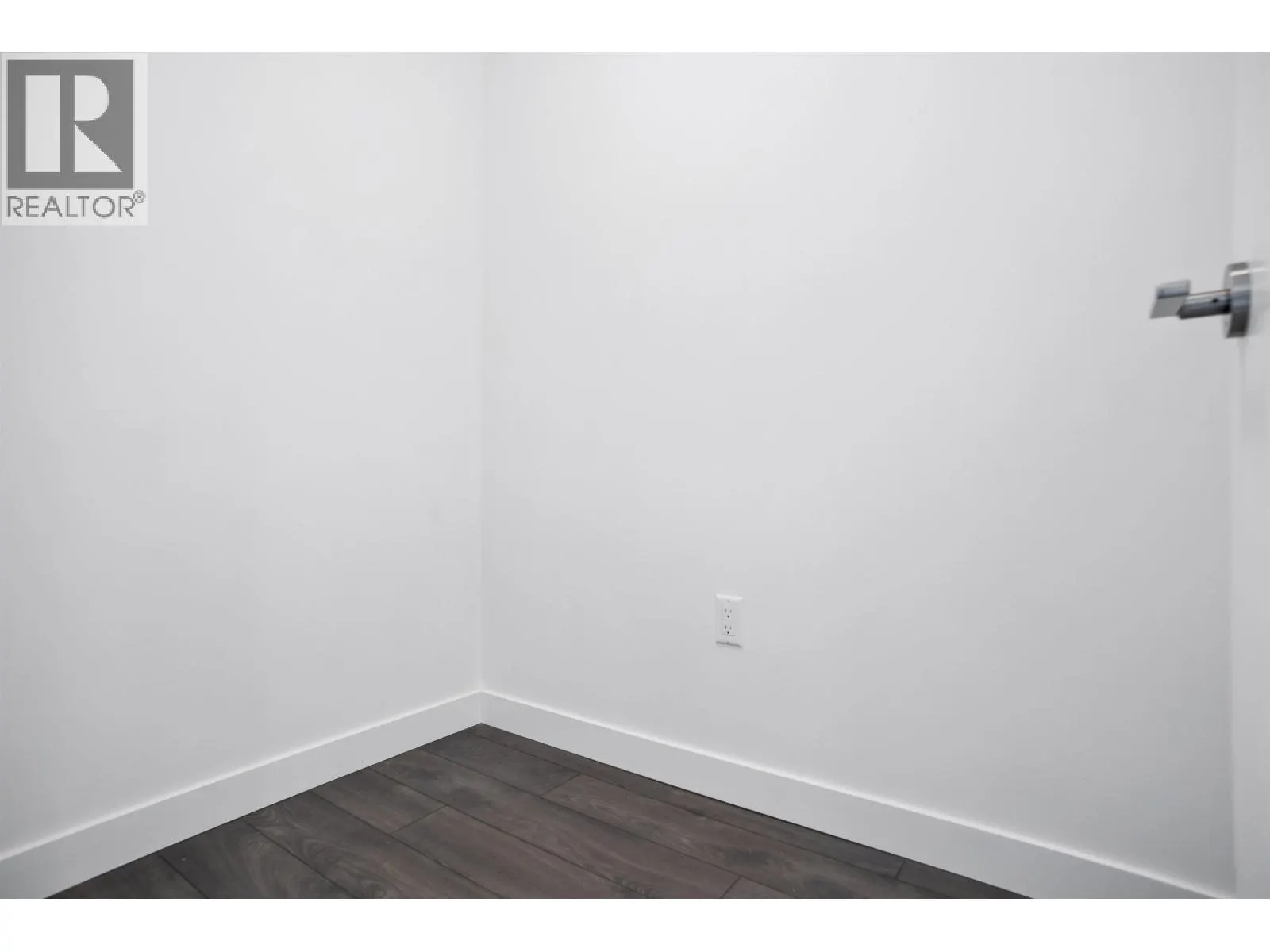 608 6677 CAMBIE STREET