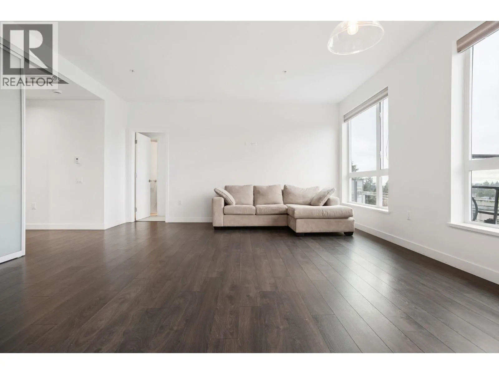 608 6677 CAMBIE STREET