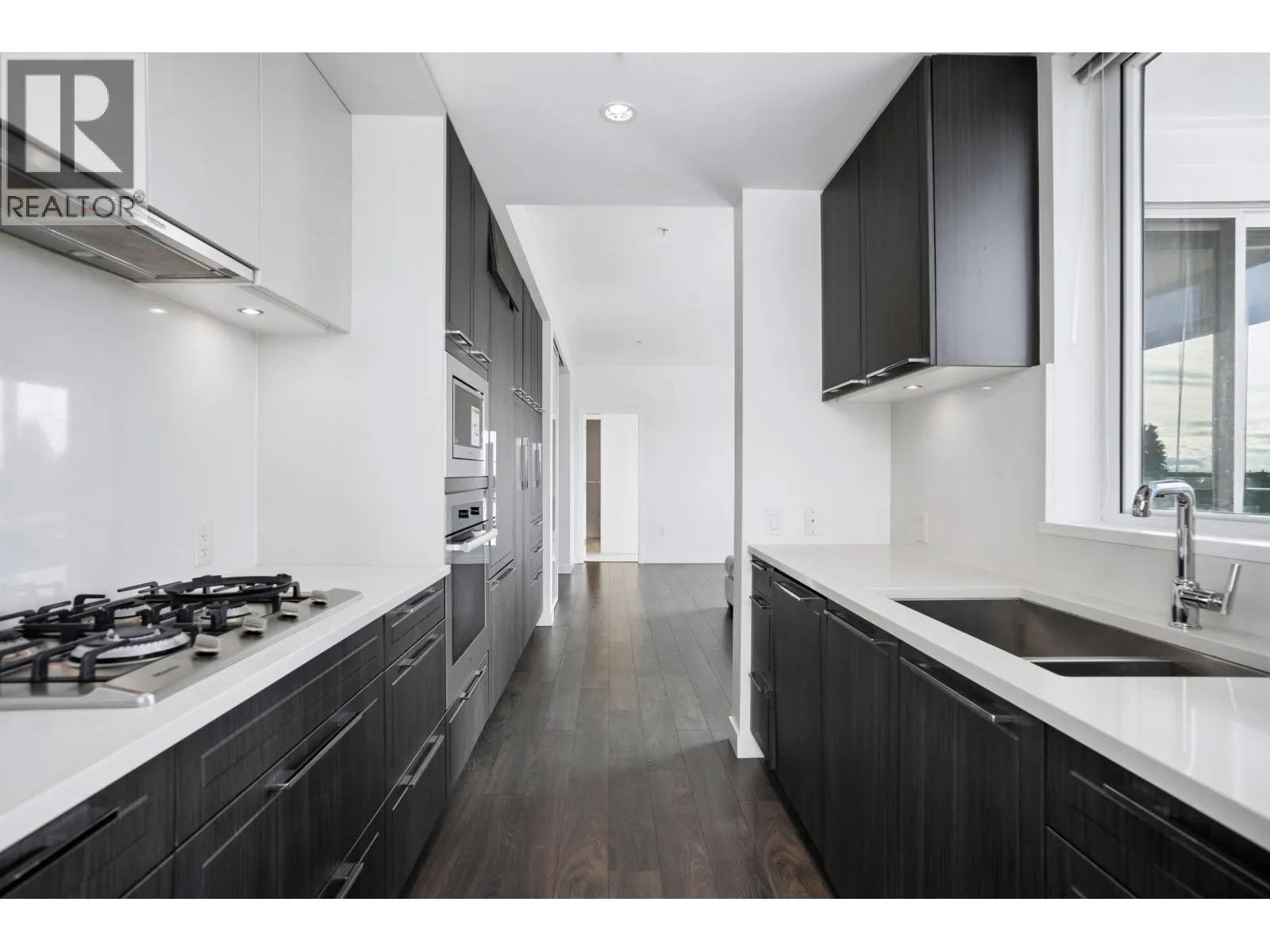 608 6677 CAMBIE STREET