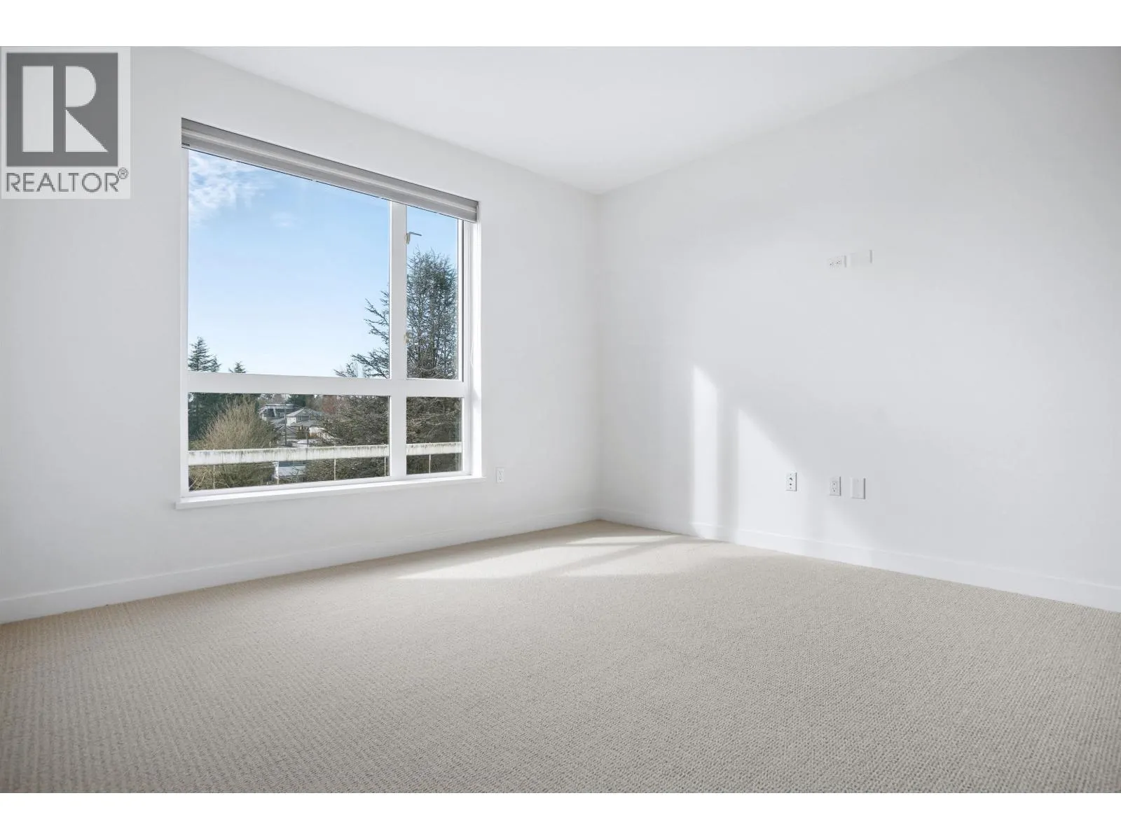 608 6677 CAMBIE STREET
