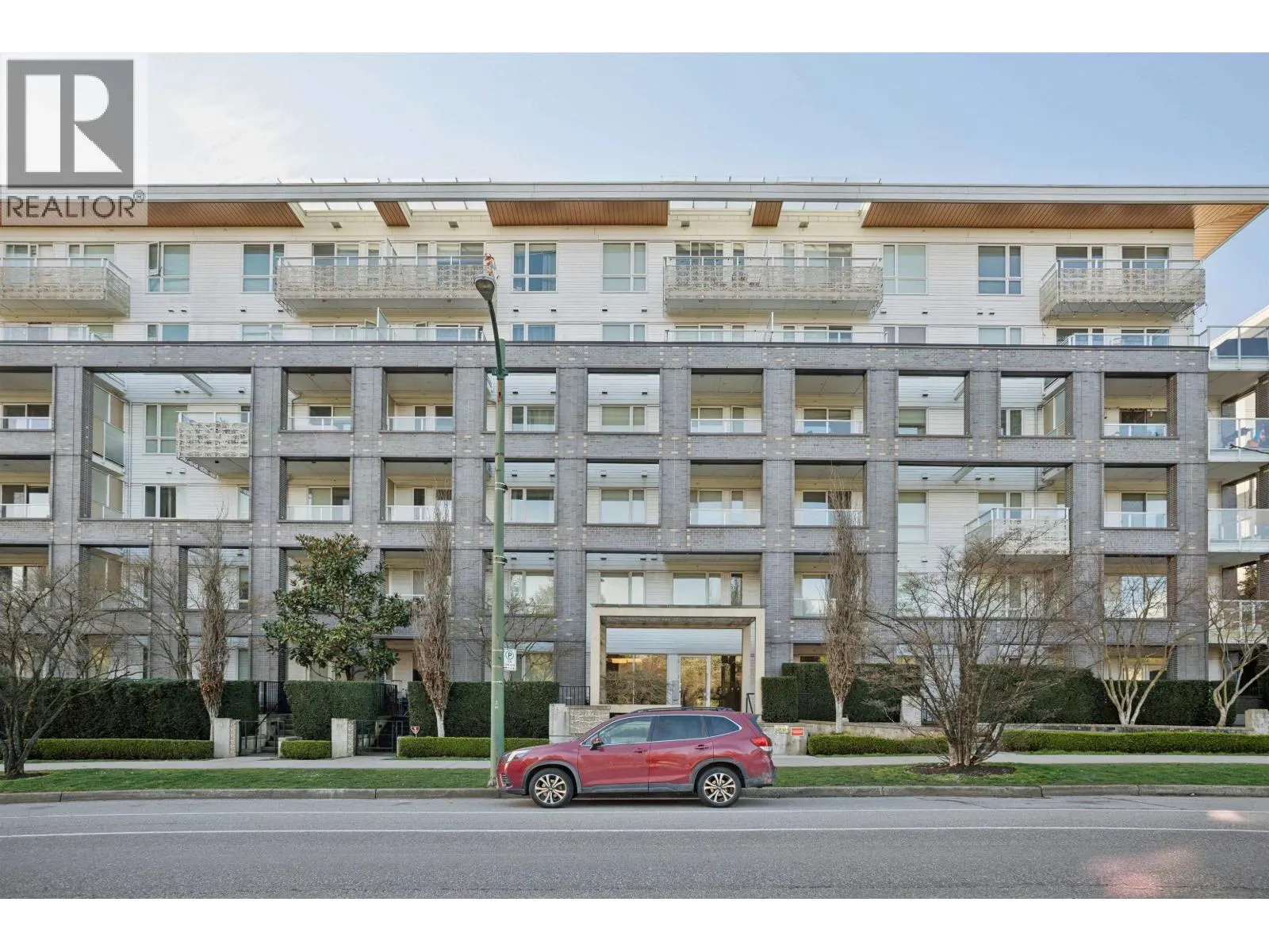 608 6677 CAMBIE STREET