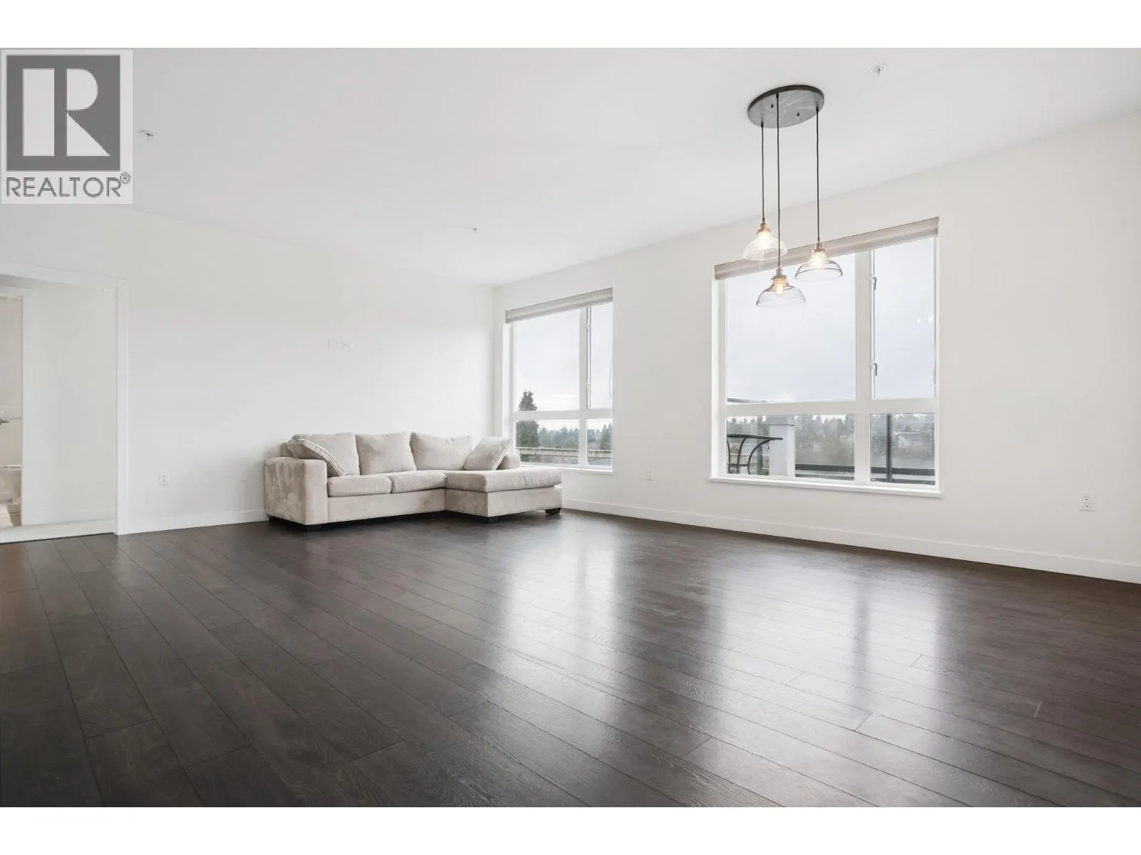 608 6677 CAMBIE STREET