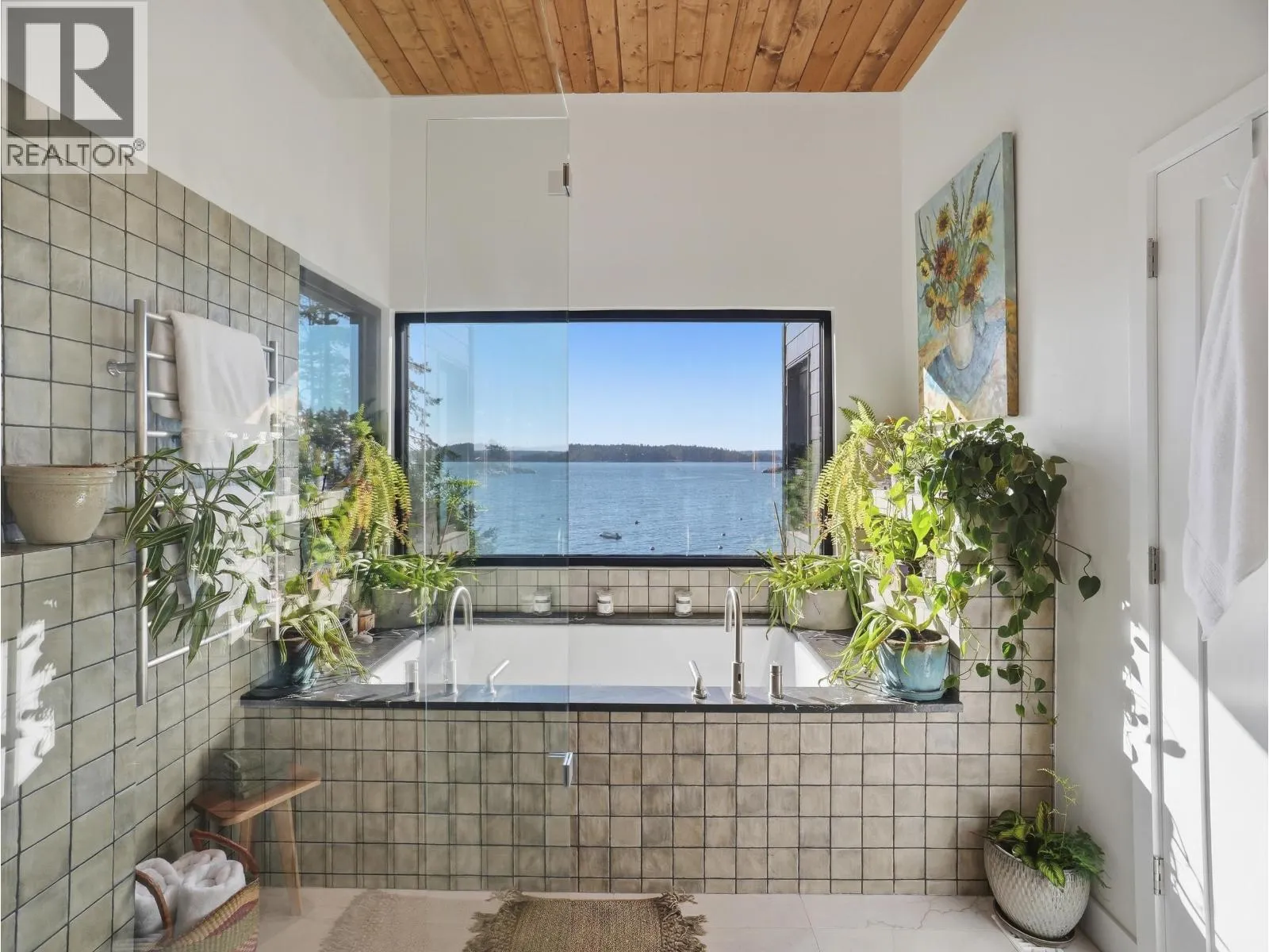 1724 BOWEN BAY ROAD