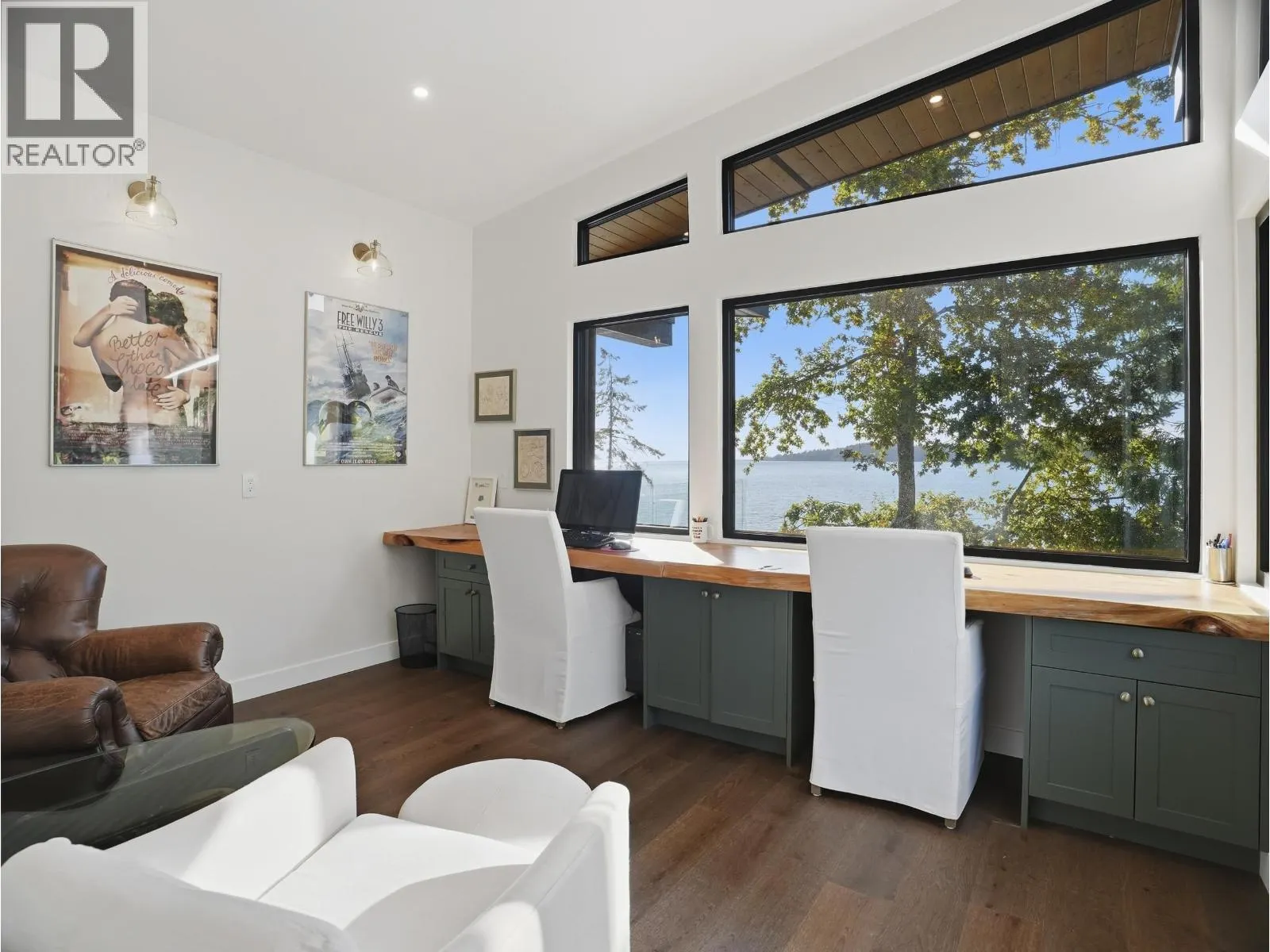 1724 BOWEN BAY ROAD