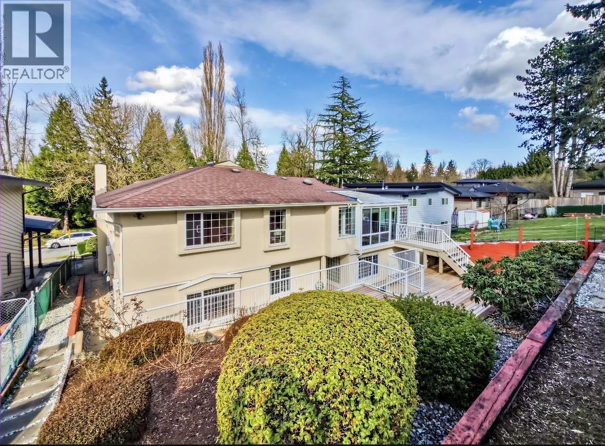 8022 LAKEFIELD DRIVE