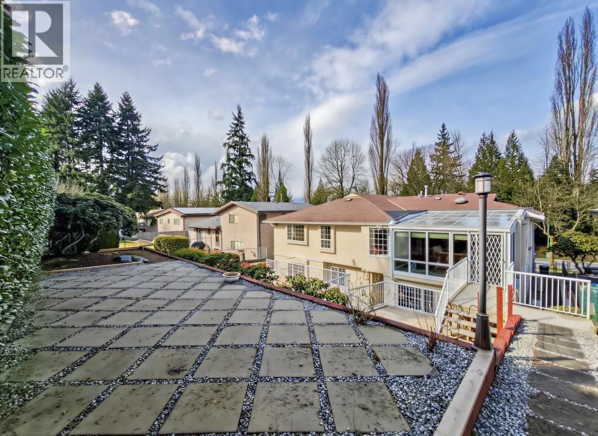 8022 LAKEFIELD DRIVE