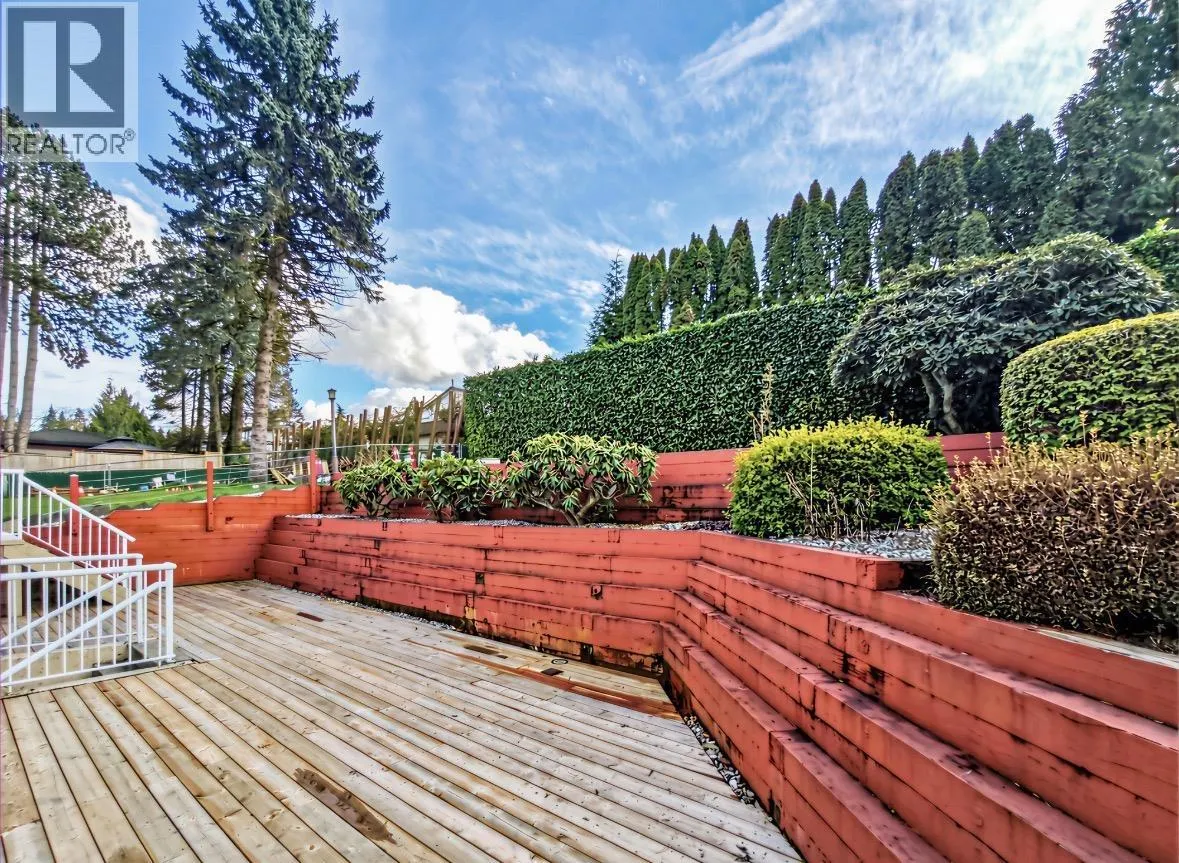 8022 LAKEFIELD DRIVE