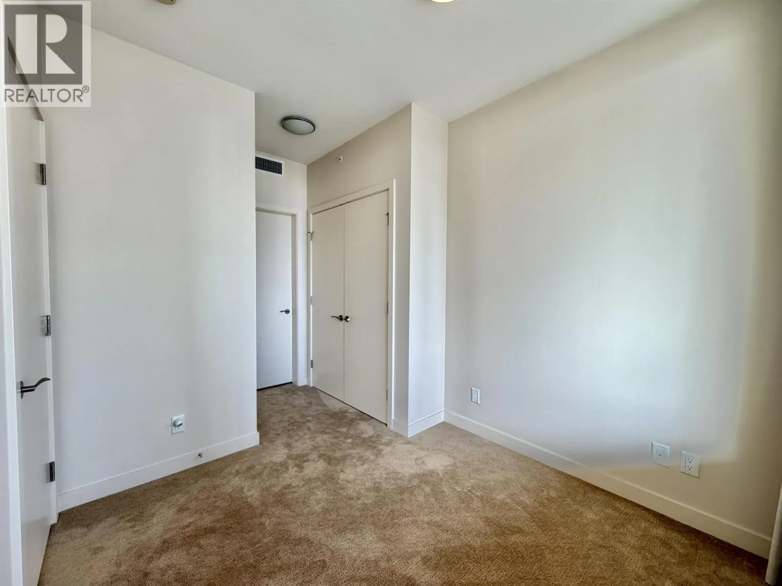 1604 6383 MCKAY AVENUE