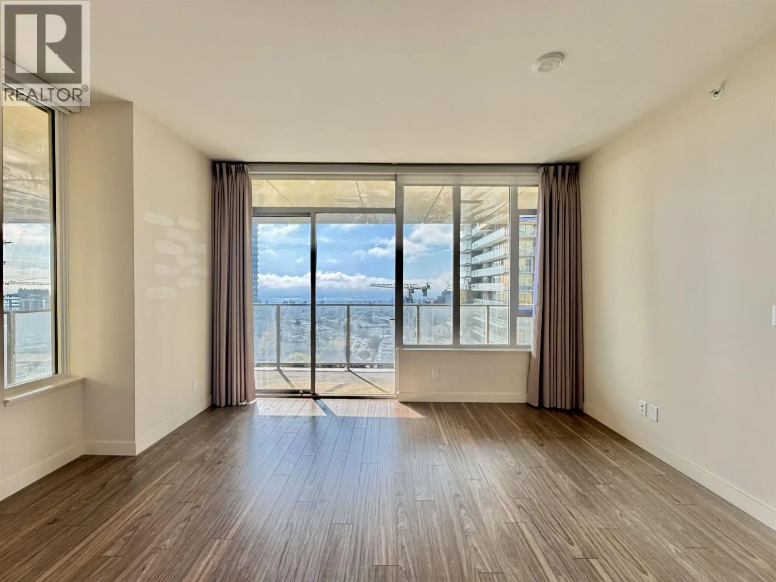 1604 6383 MCKAY AVENUE