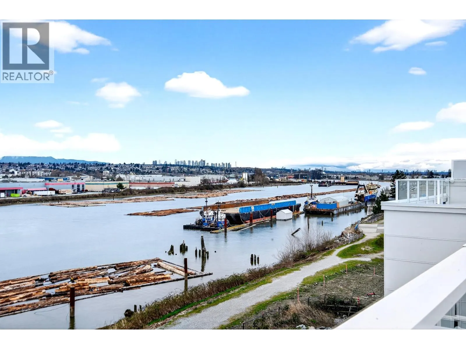 76 10333 RIVER DRIVE