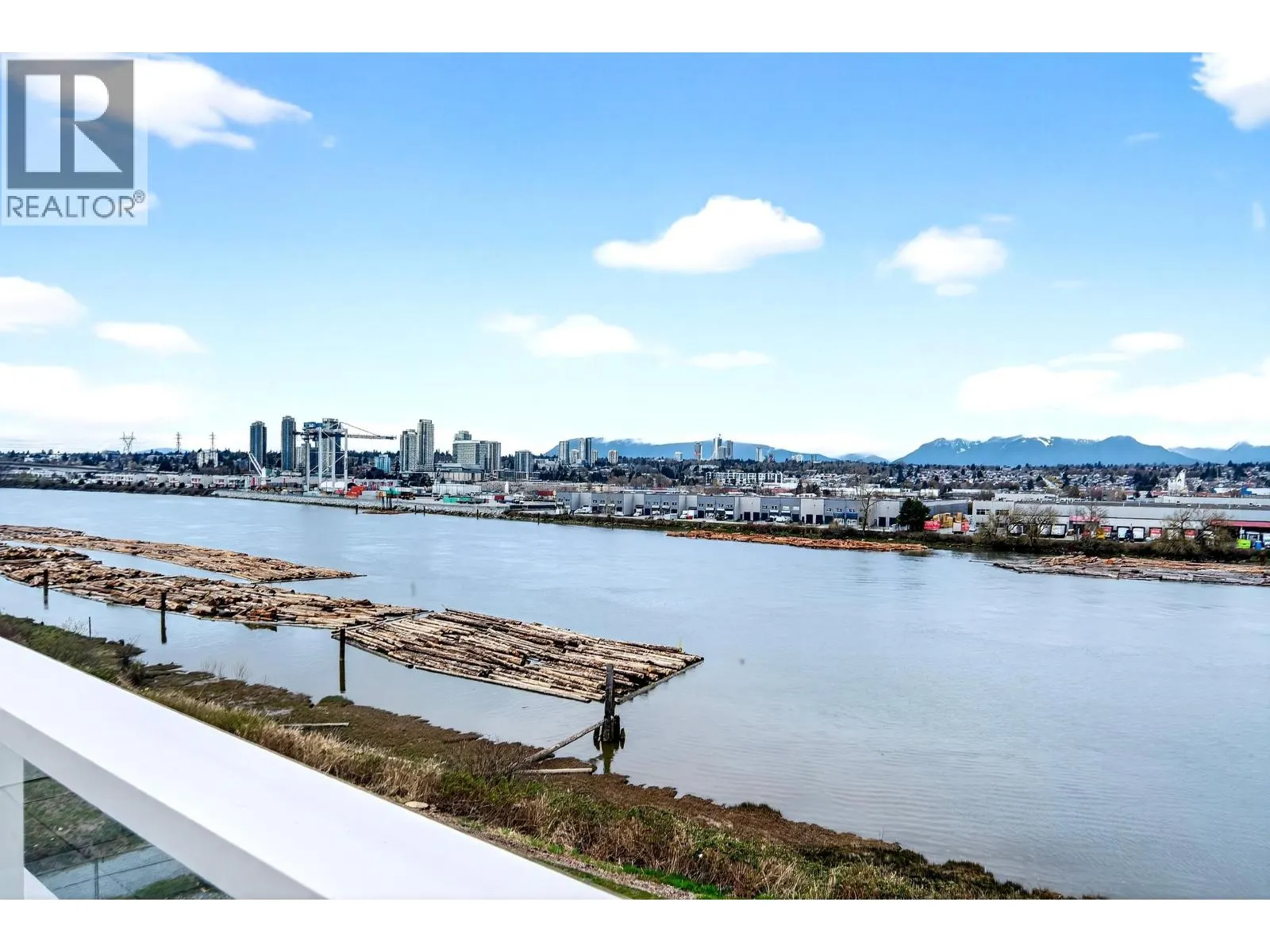 76 10333 RIVER DRIVE