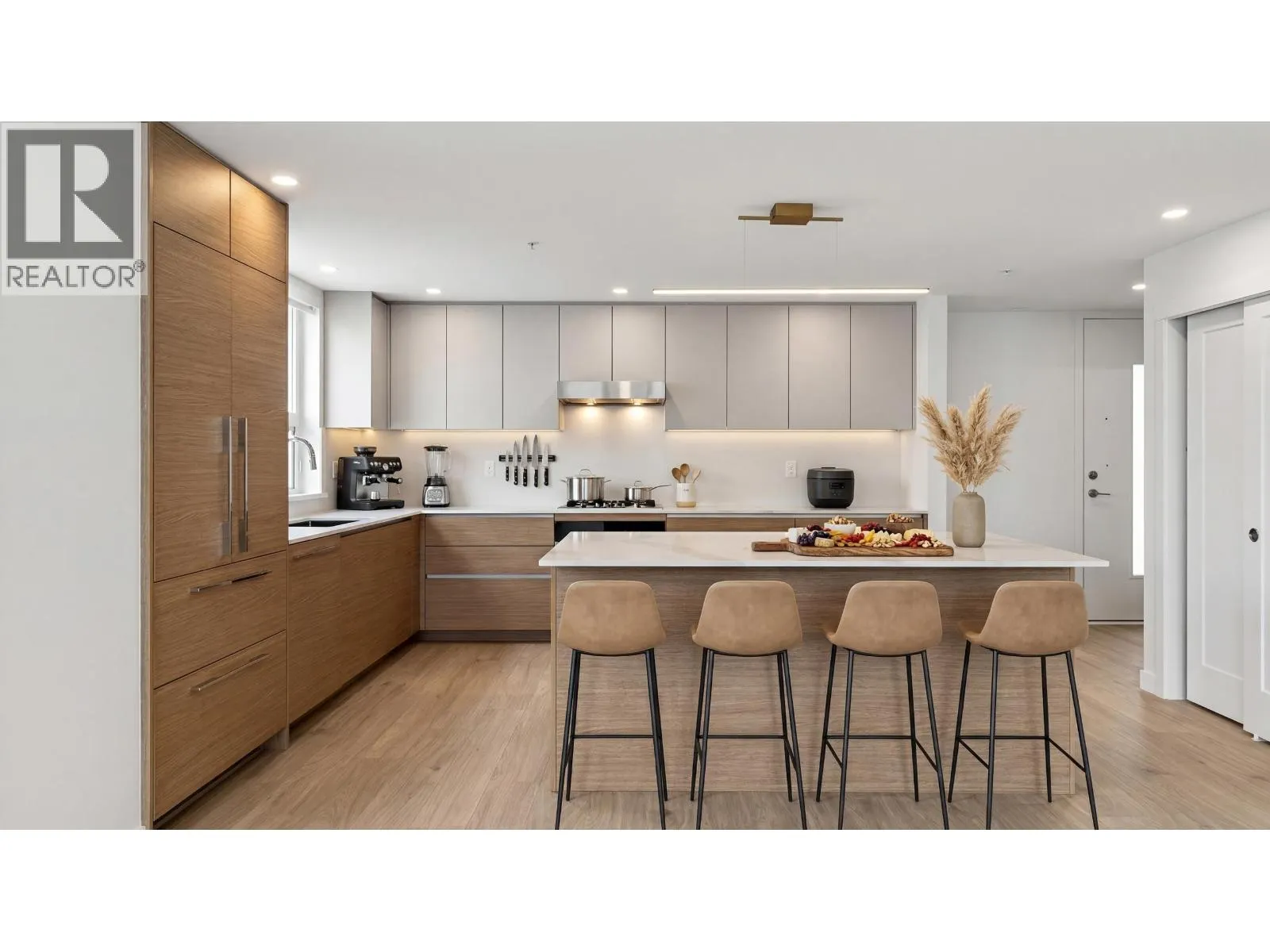 76 10333 RIVER DRIVE